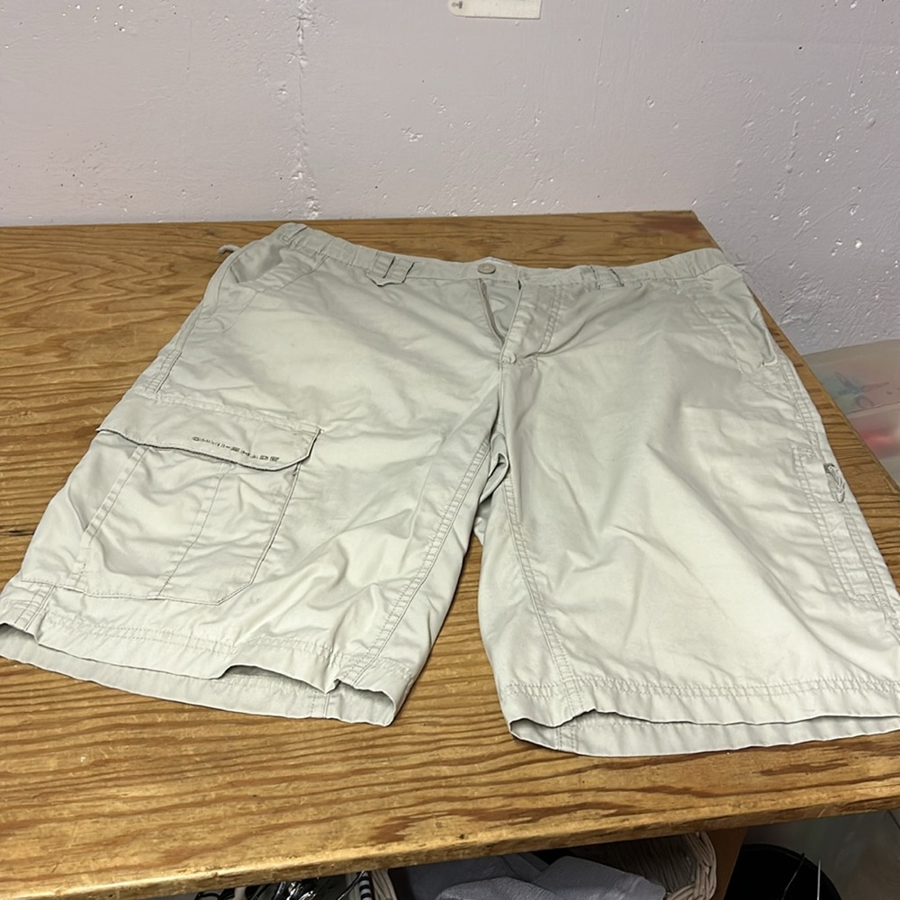 Men’s Columbia shorts